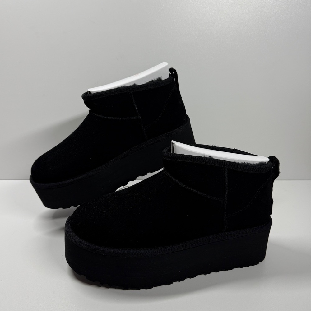 NWOB UGG Women's Classic Ultra Mini Platform Size 9